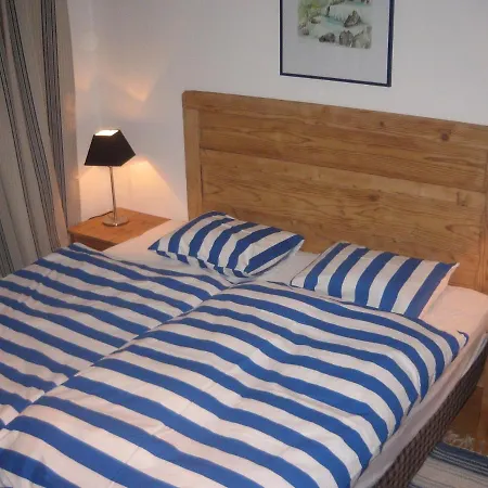 جاستهوف كرونريث شقة ماريا ألم ام شتاينر