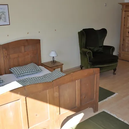Kronreith Apartment