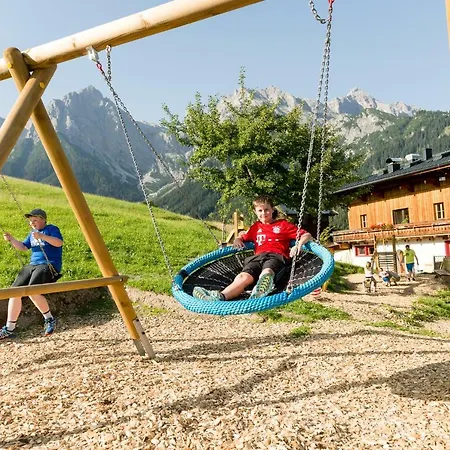 جاستهوف كرونريث شقة *